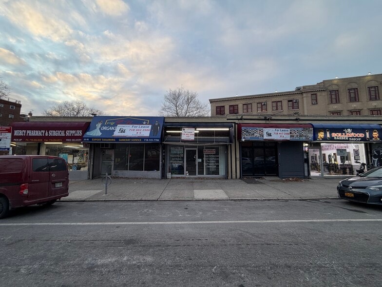 Primary Photo Of 3092 51st St, Woodside Storefront For Lease