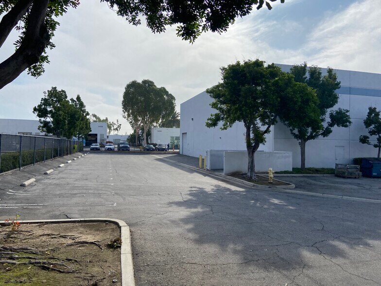 More Photos Of 14059 Stage Rd, Santa Fe Springs Warehouse For Lease