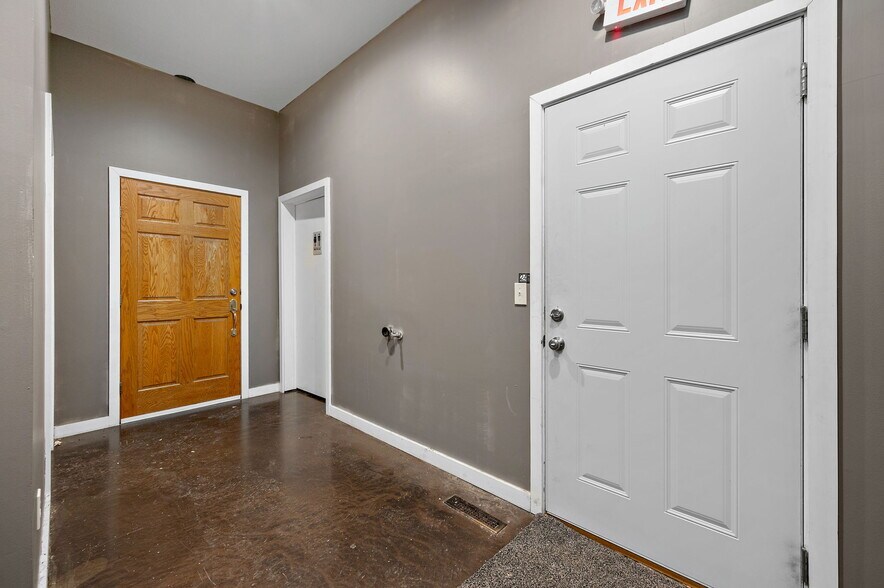 More Photos Of 16015 NE Central Ave, Ham Lake Office For Sale