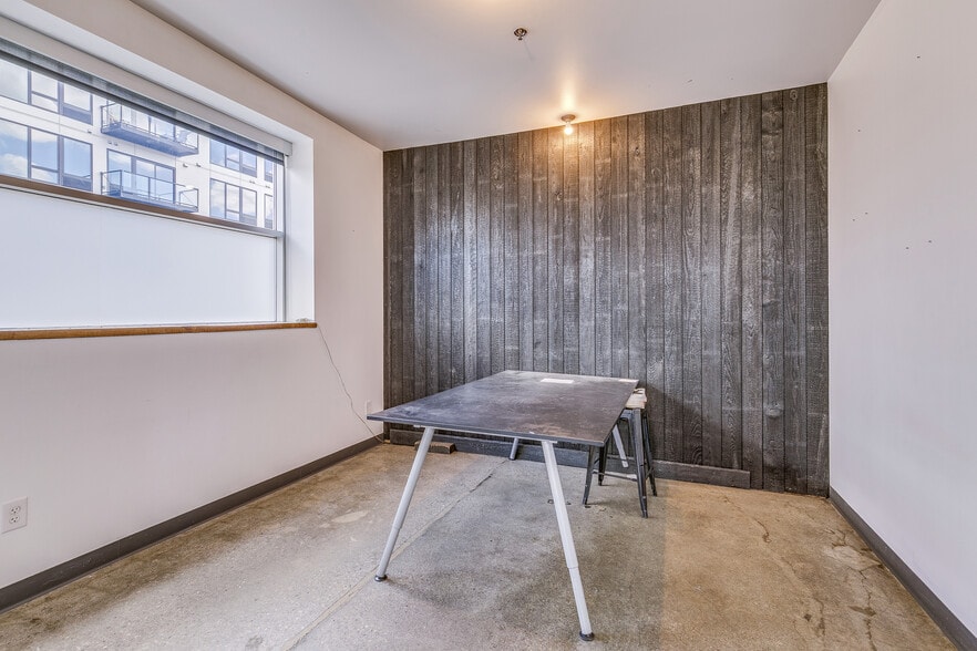 More Photos Of 2336 Territorial Rd, Saint Paul Warehouse For Sale