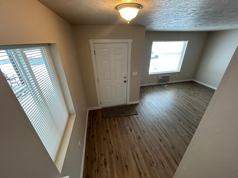 More Photos Of 308-318 W 3rd St, Cheney Apartments For Sale