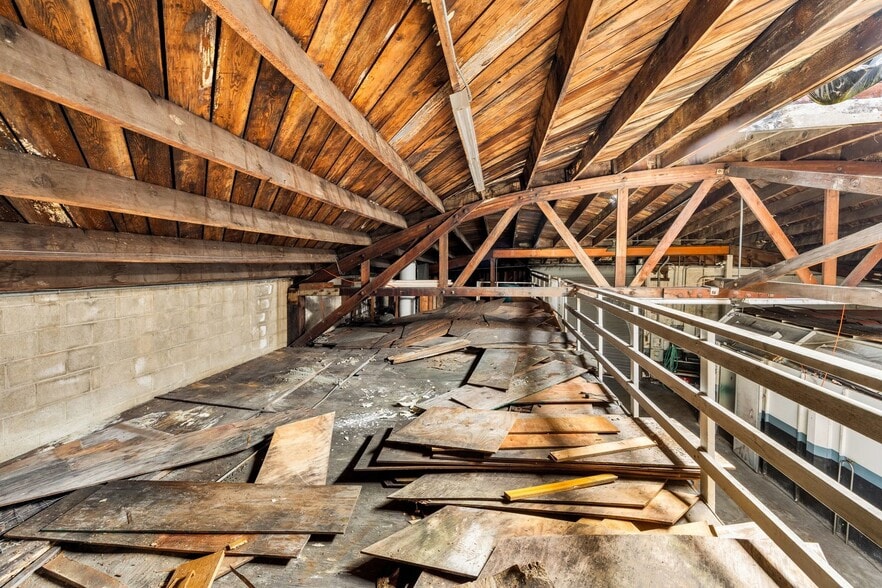 More Photos Of 5417 Adeline St, Oakland Auto Repair For Sale