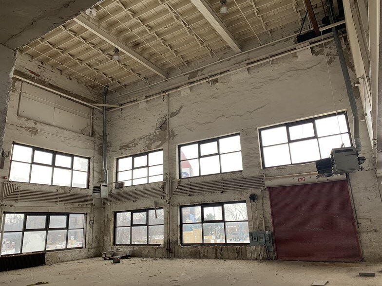 More Photos Of 612 New Hampshire St, Lawrence Office For Lease