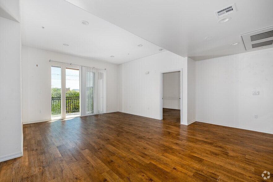 More Photos Of 14105 Chadron Ave, Hawthorne Apartments For Lease