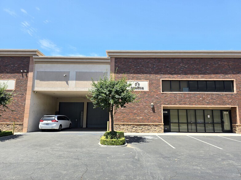 More Photos Of 920-968 W Palomares Ave, La Verne Warehouse For Lease