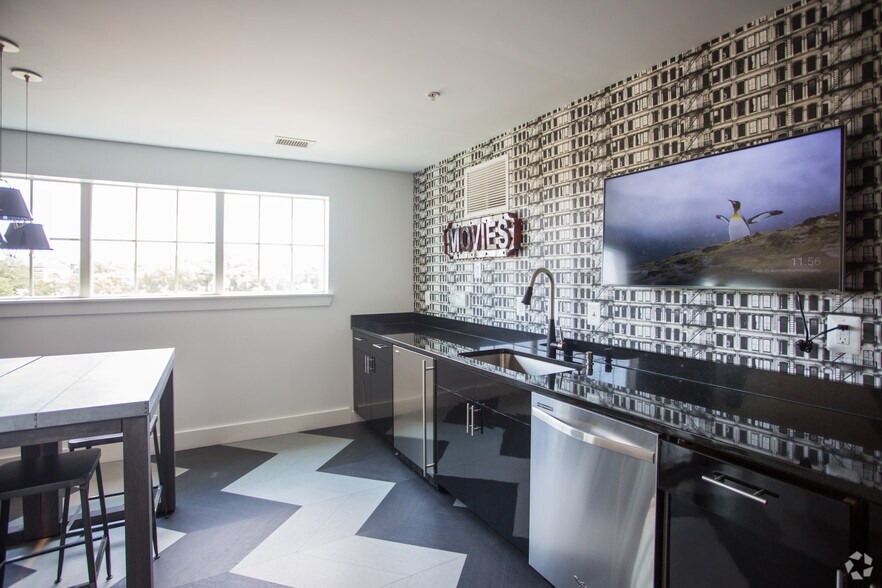 More Photos Of Mooreview Pky @ Loudoun County Pky, Ashburn Unknown For Lease