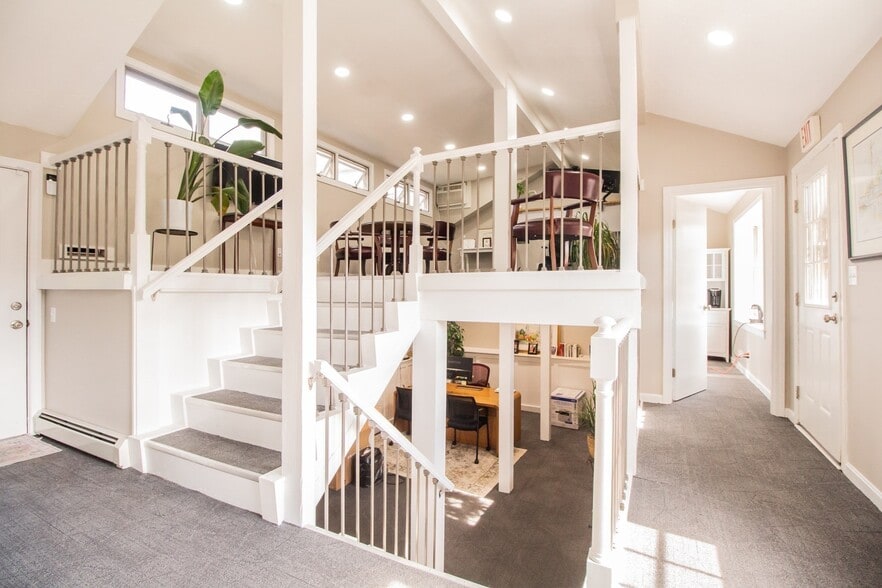 More Photos Of 4 Boyden Rd, Holden Office For Lease