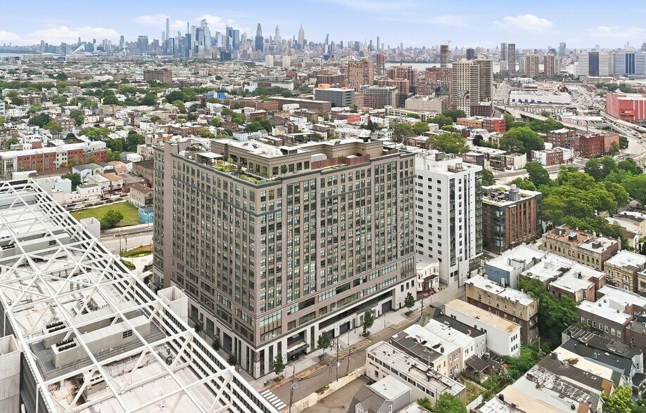 More Photos Of 32 Oakland Ave, Jersey City Apartments For Lease