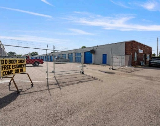 More Photos Of 1520 Peachtree St, Cocoa Self Storage For Sale