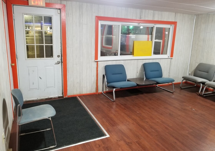 More Photos Of 2161 N Rand Rd, Palatine Auto Dealership For Sale