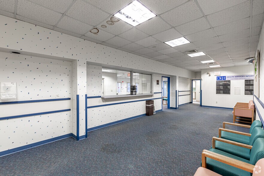 More Photos Of 31 Dow Rd, Plainfield Medical For Lease