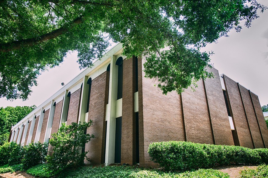 More Photos Of 3739 National Dr, Raleigh Office For Lease