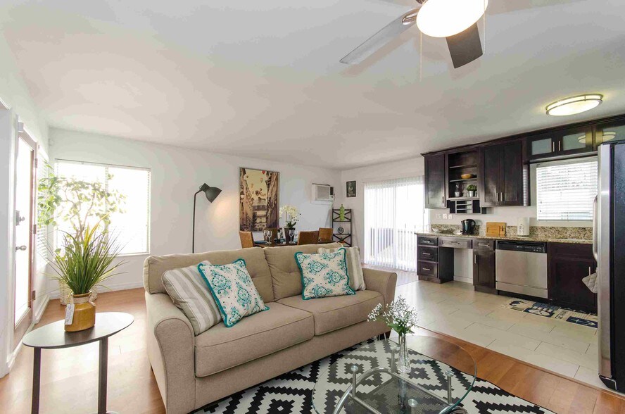 More Photos Of 1530 N Formosa Ave, Los Angeles Apartments For Sale