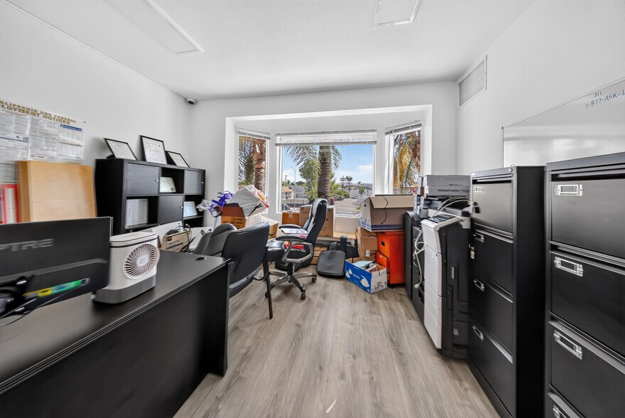 More Photos Of 20847 Sherman Way, Canoga Park Office For Sale