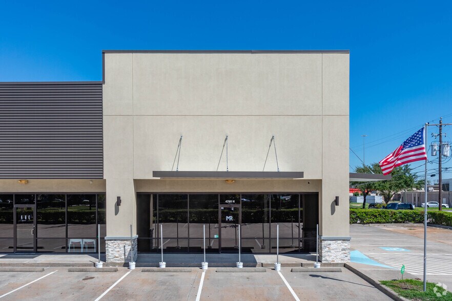 More Photos Of 4740 Dacoma St, Houston Unknown For Lease