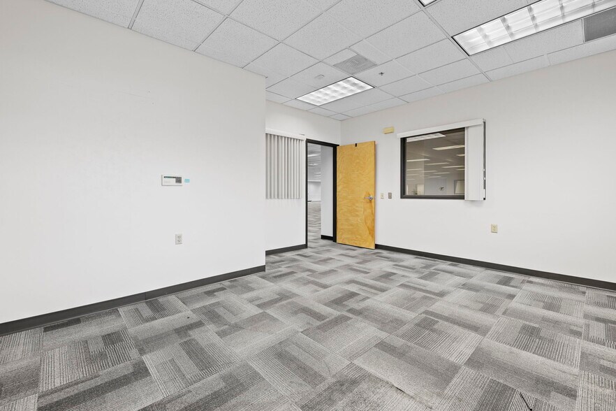 More Photos Of 4240 S Lees Summit Rd, Independence Office For Lease