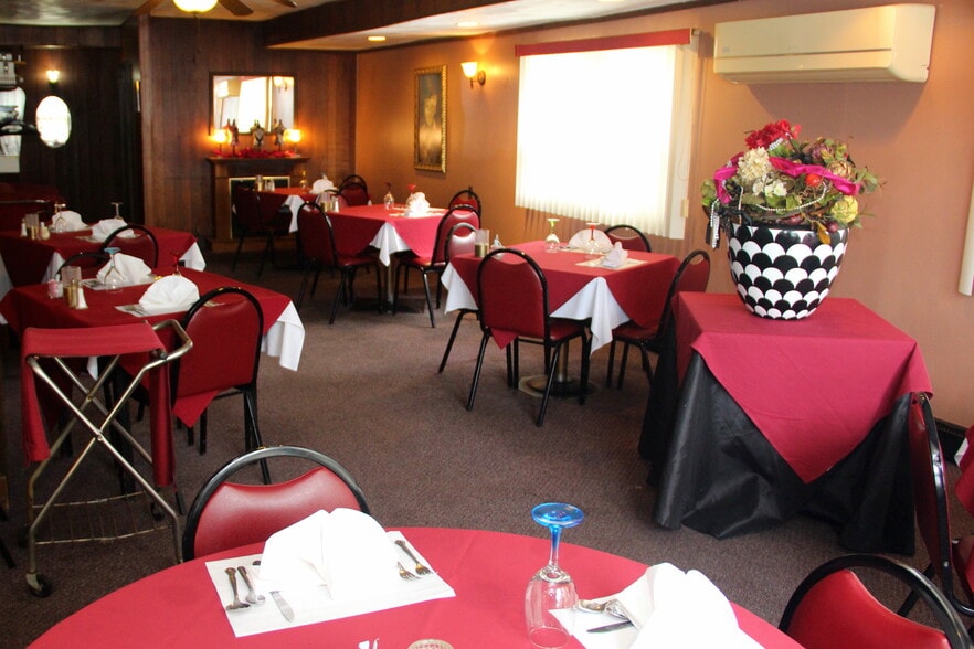 More Photos Of 2311 PA-247, Clifford Township Restaurant For Sale