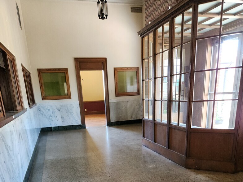 More Photos Of 133 W Main St, Manchester Office For Sale