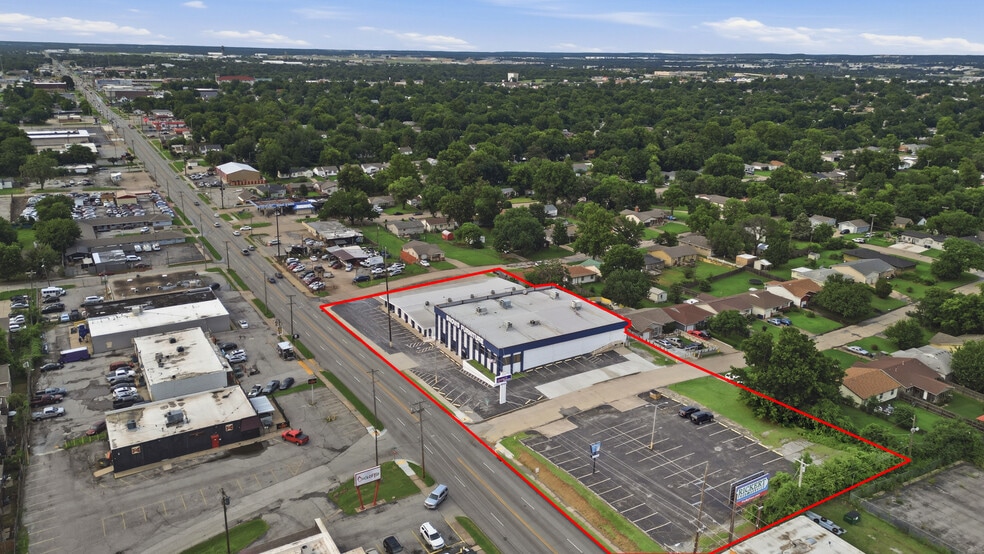 Primary Photo Of 851 S Sheridan Rd, Tulsa Freestanding For Sale