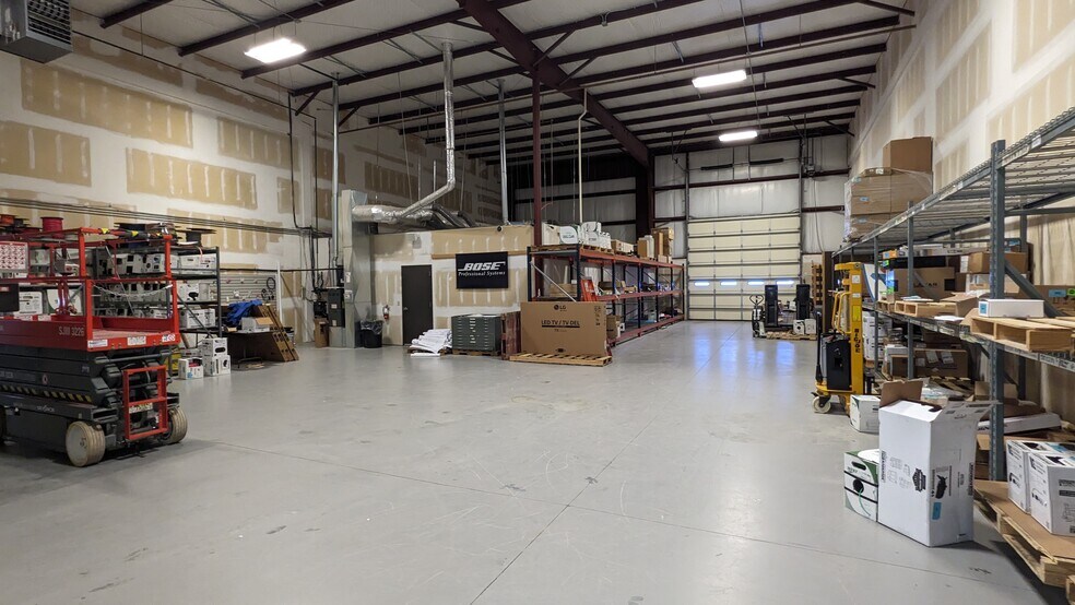 More Photos Of 9809 E Orme St, Wichita Warehouse For Lease