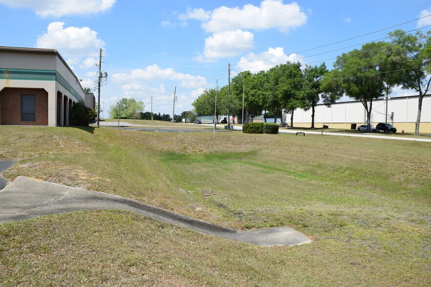 More Photos Of 5500 SW 6th Pl, Ocala Manufacturing For Sale