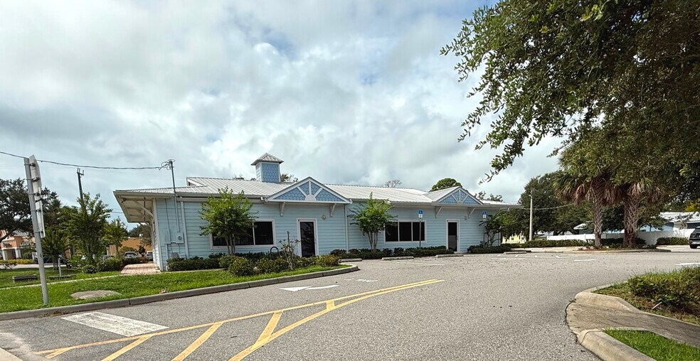 More Photos Of 3670 S Ridgewood Ave, Port Orange Freestanding For Lease
