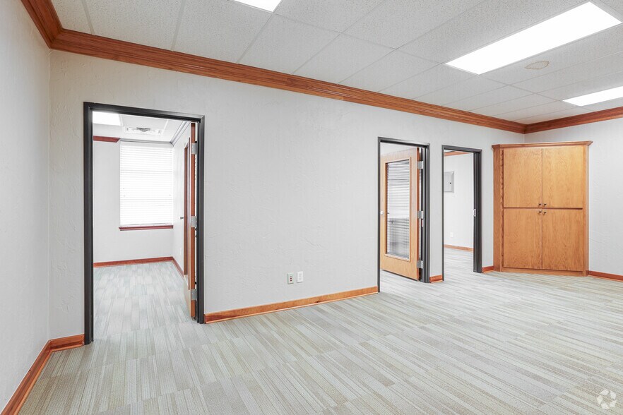 More Photos Of 3000 S Berry Rd, Norman Medical For Sale