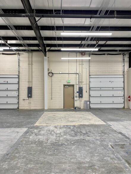 More Photos Of 5305-5311 Raynor Rd, Garner Flex For Sale