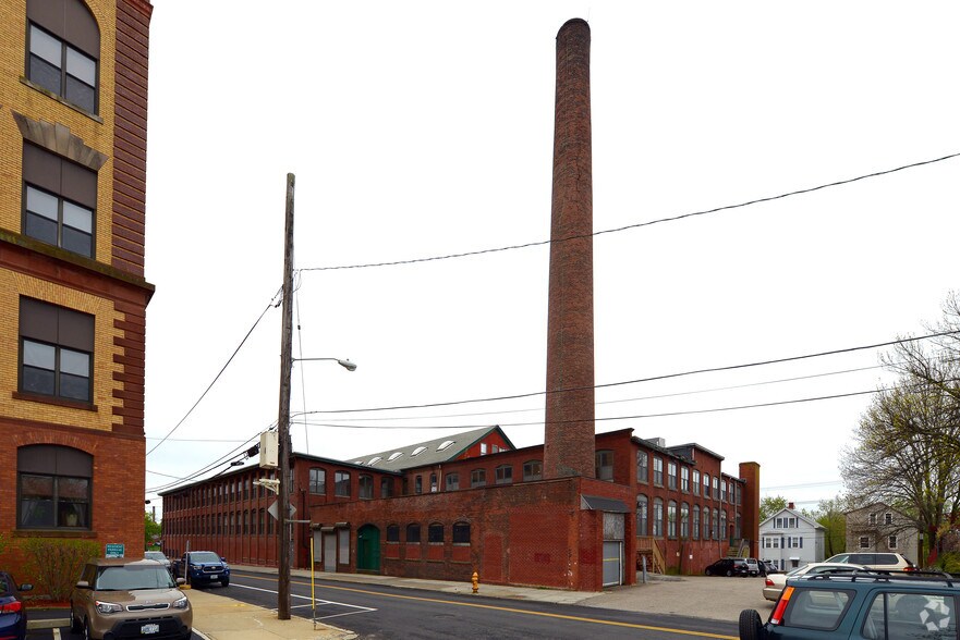 More Photos Of 80 Fountain St, Pawtucket Warehouse For Lease