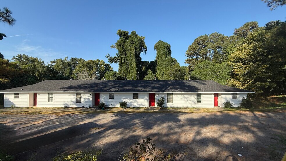 Primary Photo Of 111 Taylor Dr, Lexington Multifamily For Sale