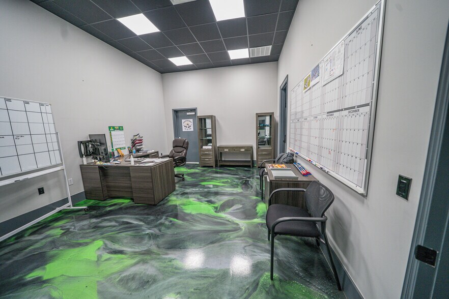 More Photos Of 2312 Bruner Ln, Fort Myers Warehouse For Lease