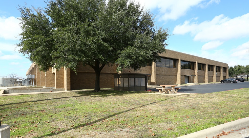 More Photos Of 5900 E Ben White Blvd, Austin Office For Lease
