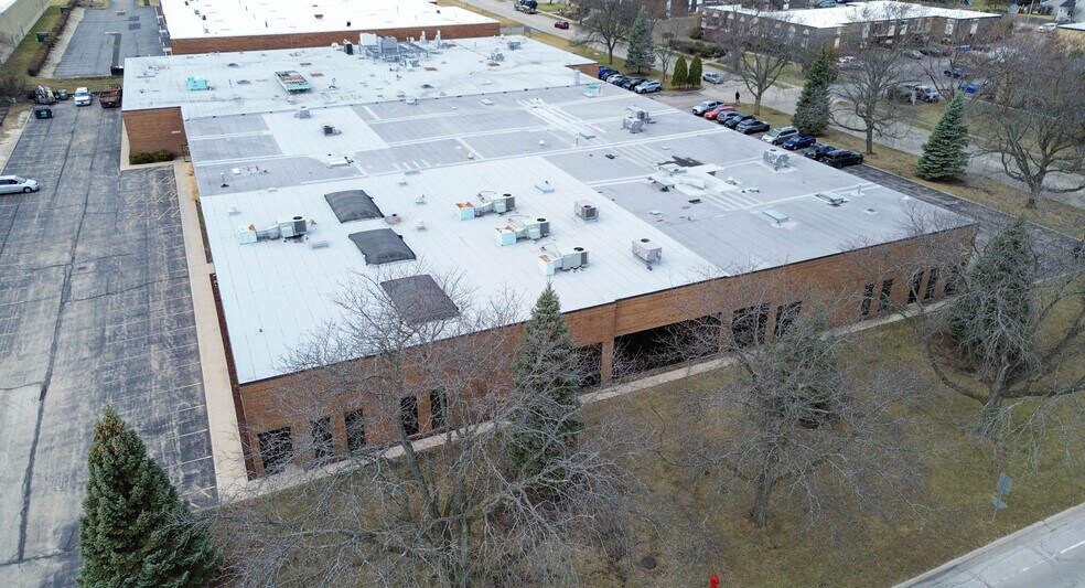 More Photos Of 909 E Orchard St, Mundelein Research And Development For Lease