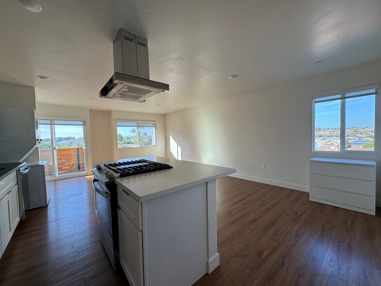 More Photos Of 4781 Cereza St, San Diego Apartments For Sale