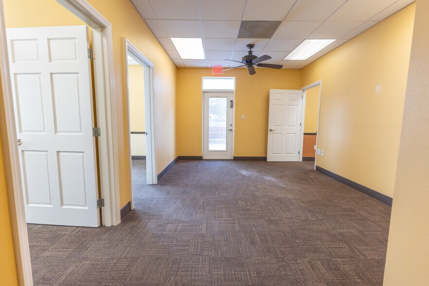 More Photos Of 3401 Southern Trce, The Villages Office For Sale