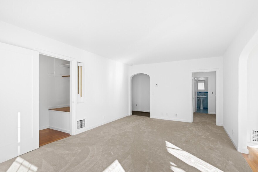 More Photos Of 476 42nd St, Oakland Apartments For Sale