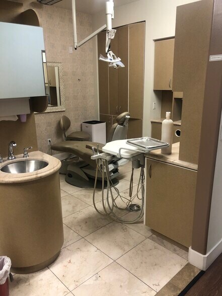 More Photos Of 540 N Santa Cruz Ave, Los Gatos General Retail For Lease