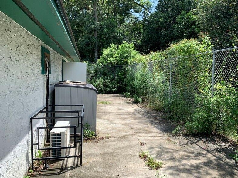 More Photos Of 10569 Lem Turner Rd, Jacksonville Medical For Sale