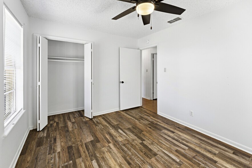 More Photos Of 19470 US Highway 69 N, Lindale Flex For Lease