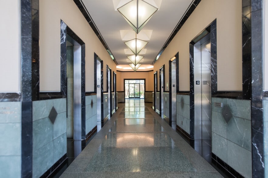 More Photos Of 11400 W Olympic Blvd, Los Angeles Office For Lease