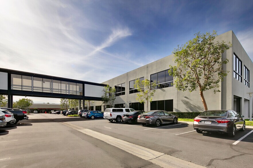 More Photos Of 2501 S Pullman St, Santa Ana Unknown For Lease