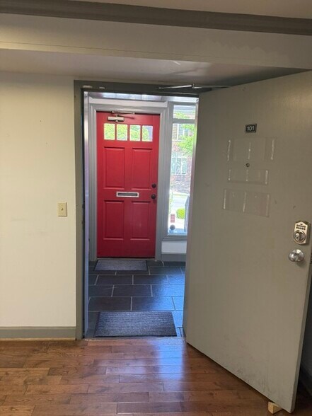 More Photos Of 3015 Poston Ave, Nashville Medical For Sale