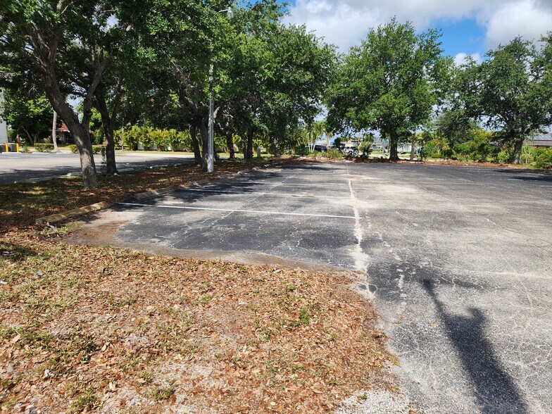 More Photos Of 3922 Del Prado Blvd S, Cape Coral Restaurant For Lease