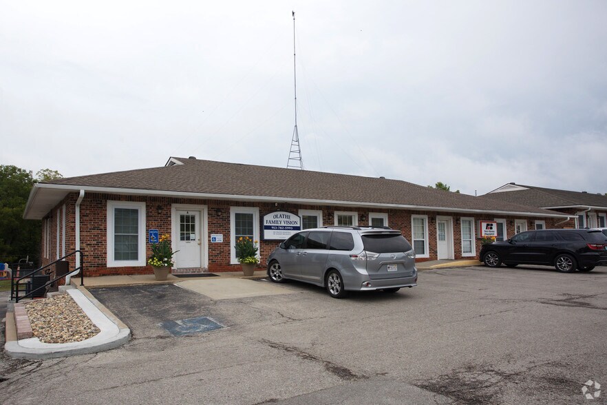 More Photos Of 13839 S Mur-Len Rd, Olathe Medical For Lease