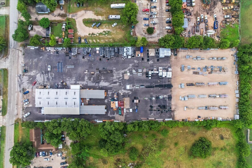 More Photos Of 9520 Brown Ln, Austin Warehouse For Lease