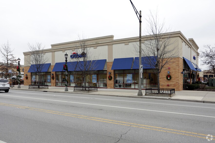 More Photos Of 7211 W Lake St, River Forest Storefront For Lease