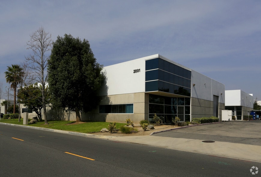 More Photos Of 2891 Sampson Ave, Corona Manufacturing For Lease