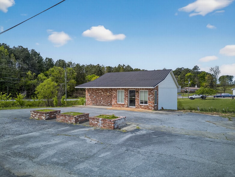 More Photos Of 15391 US Highway 431 S, Glencoe General Retail For Sale