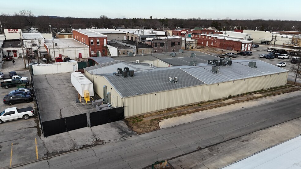 More Photos Of 114 S A St, Skiatook Warehouse For Sale