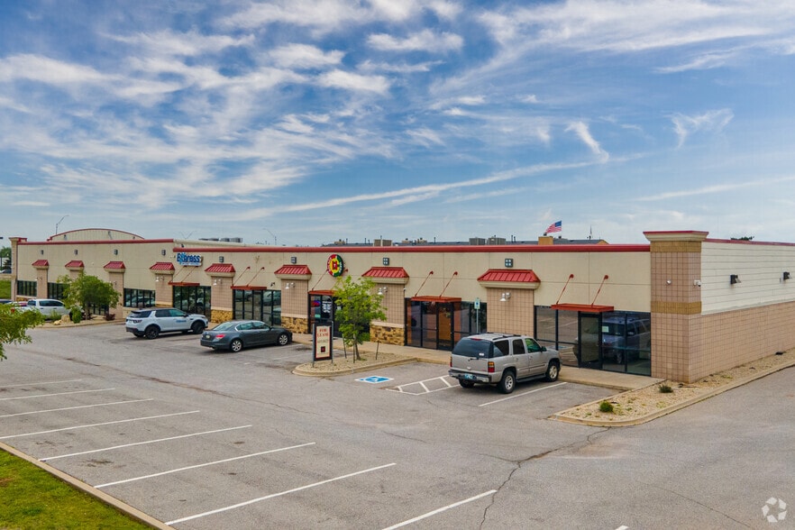 More Photos Of 804 W I 240 Service Rd, Oklahoma City General Retail For Lease